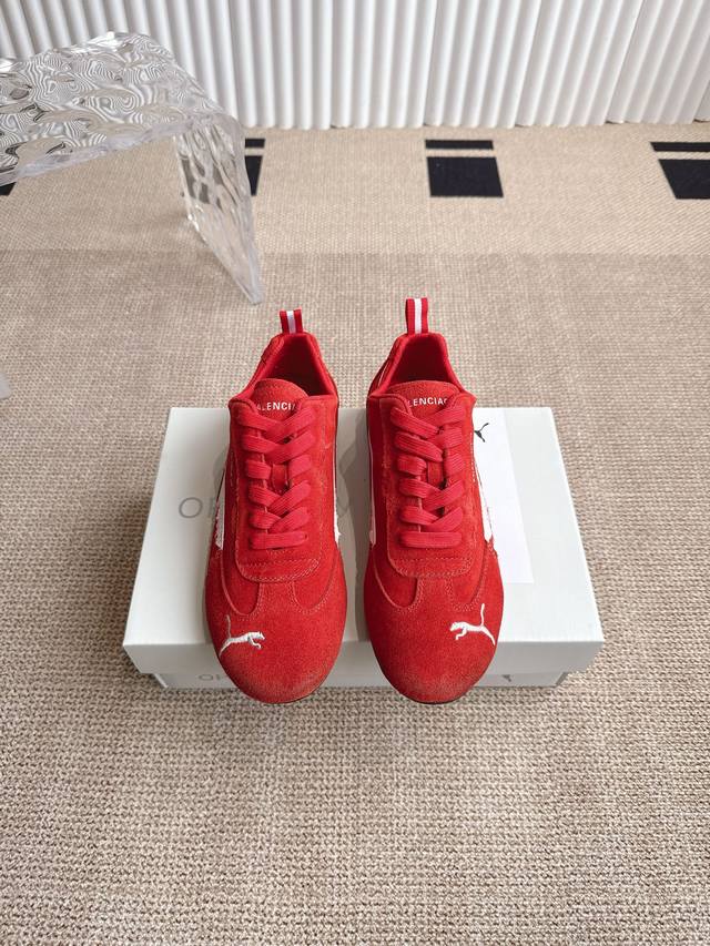 Puma X Balenciaga 巴黎世家X Puma联名系列 巴黎世家与彪马的合作推出了Speedcat运动鞋。彪马 Puma Ultrasoft Spee