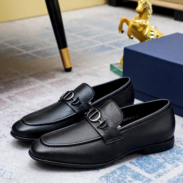 工厂P价 Dior 迪奥 香港专柜新款休闲男鞋上市 官网1:1制作 意大利原版牛皮+水染皮内里 欧美大师设计 完美造型打造专柜品质，纯色橡胶耐磨大底加经典炫头！
