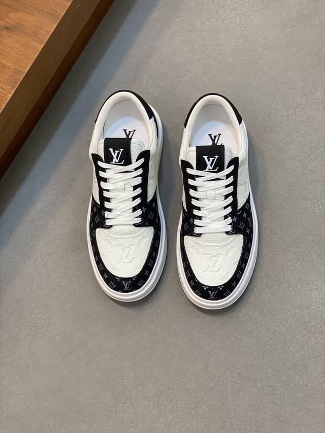 Louis Vuitton 路易威登 -高端品质 原单 -鞋面：纳帕小牛皮、高周波品牌Logo -内里：高弹力帆布布匹，牛皮垫脚 -大底：超轻Tpu发泡成型大底