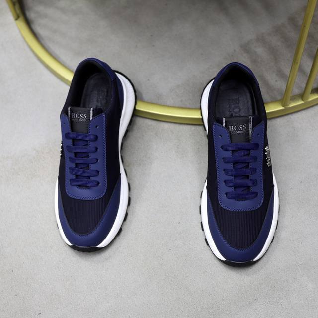 品牌：Boss 标准码：38-44 45订做 等级：官网同款 材料：原版材料拼接 舒适透气内里 轻便耐磨运动大底 款式类别：男士时尚休闲鞋 跑步 运动鞋 尊贵奢