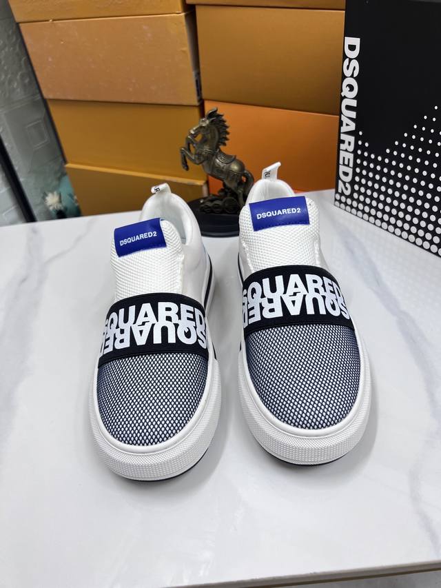 出厂价P 品牌： Dsquared2 尺码：36-45 可定做45，46 等级：高版本 材料： 夏季新款 款式类别：原版进口胶料材质 拼色设计原版弹力防滑大底