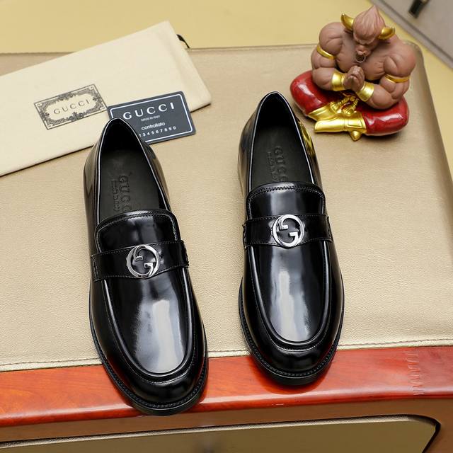 工厂P价 古驰 Gucci 官网男士商务正装皮鞋更新香港专柜同步新款完全一比一复刻出货专柜品质零差距0外均采用进口头层牛皮 配原版五金扣水染皮内里制作.配码 3