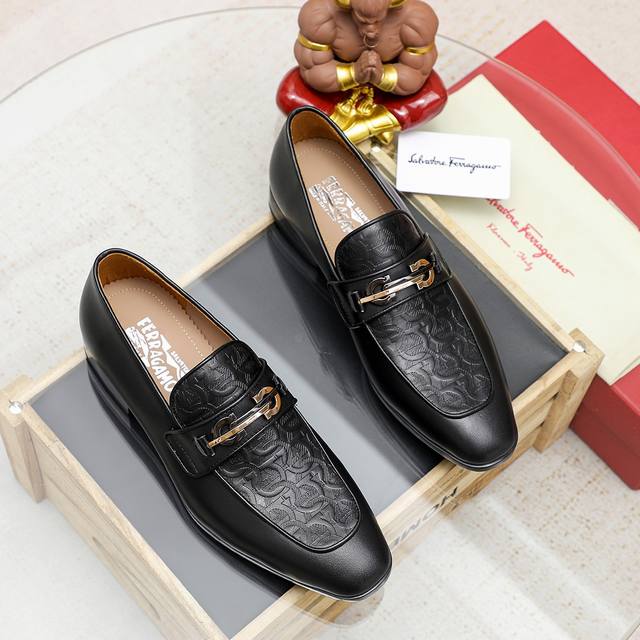 工厂P价 里 Ferragamo 菲拉格慕 爆款时尚休闲鞋官网专柜1:1制作，原版开模好质量看得见，进口高端头层荔枝纹小牛皮，水染皮内里纹路很清优质防水防滑耐磨