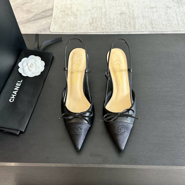 直销 女鞋工厂P Chanel 手工坊系列小羊皮玛丽珍凉鞋 可爱指数十颗星 精致山茶花五金装饰 深肉粉色 高密度毛巾内里，脚感超舒服 面料：进口绵羊皮 意大利真
