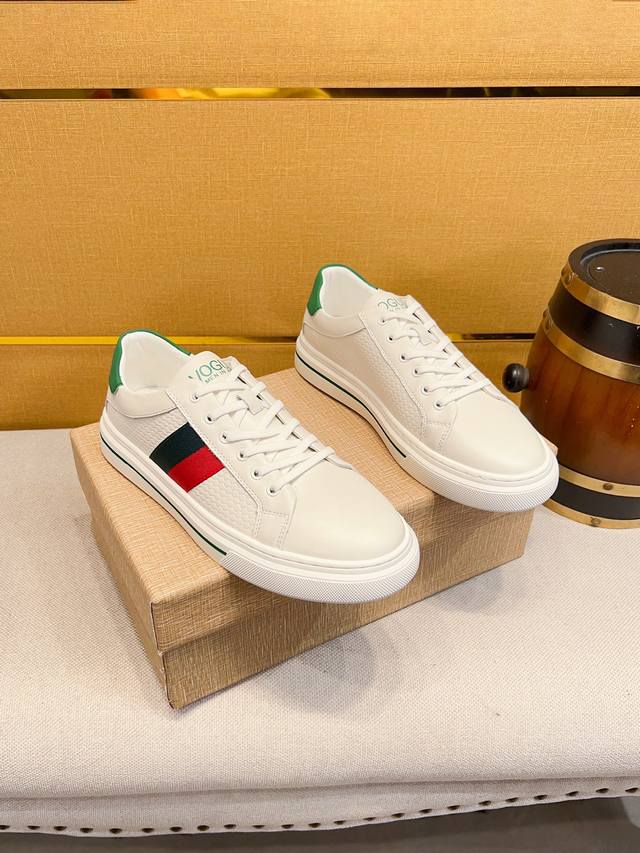Gucci 古奇 新款时尚高端定制品牌，新款上市，上图必卖 顶级奢侈品牌，最新時尚休闲男鞋，潮流百搭之款，轻松运动风，媲美正品无压力，意大利进口牛猄皮+牛皮+真