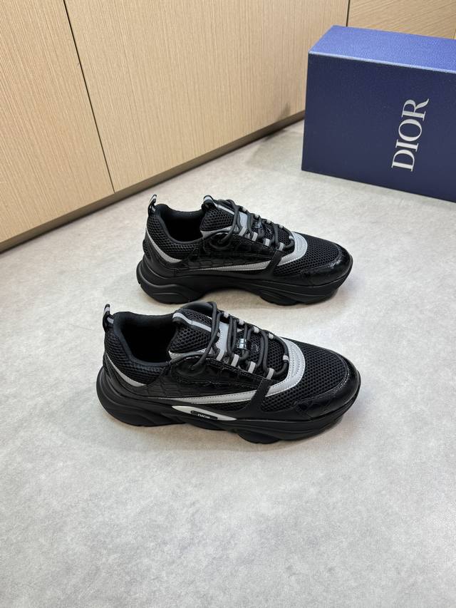 Dior 迪奥 -高端品质 原单休闲运动鞋 -鞋面：石头纹小牛皮、高丝光网帆布匹、品牌图腾布匹、鞋舌.后跟；反光品牌织带 -内里：品牌帆布 -原版：超轻Tpu发