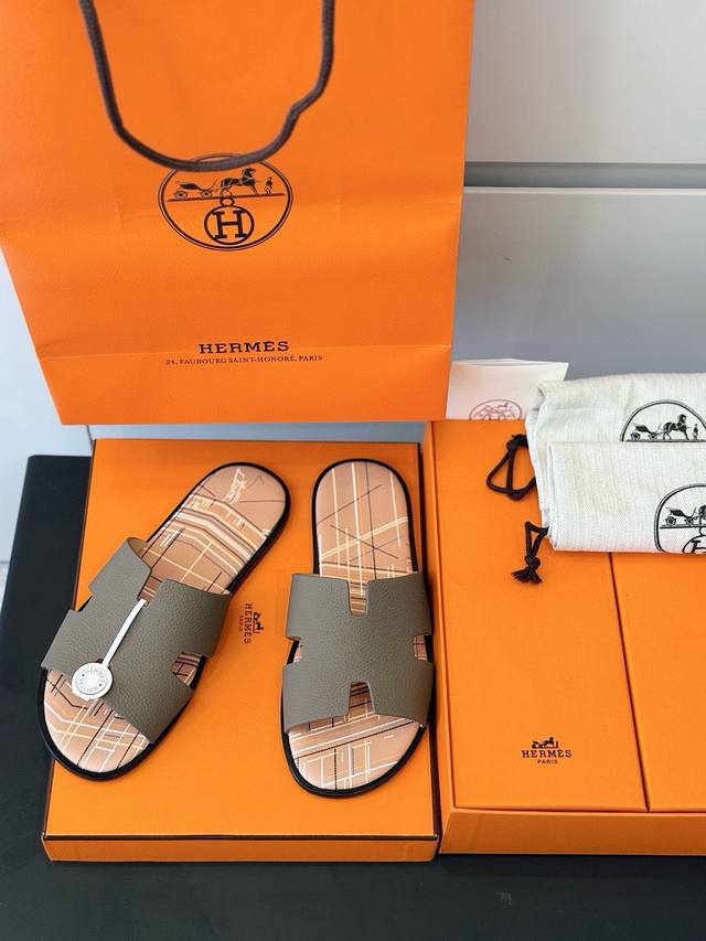 工厂P价 Herme经典男拖鞋-顶级真皮大底 款式经典传久，经得起考验。 进口小牛皮鞋面+牛皮内里+意大利真皮大底 Size：39-44 38.45定做