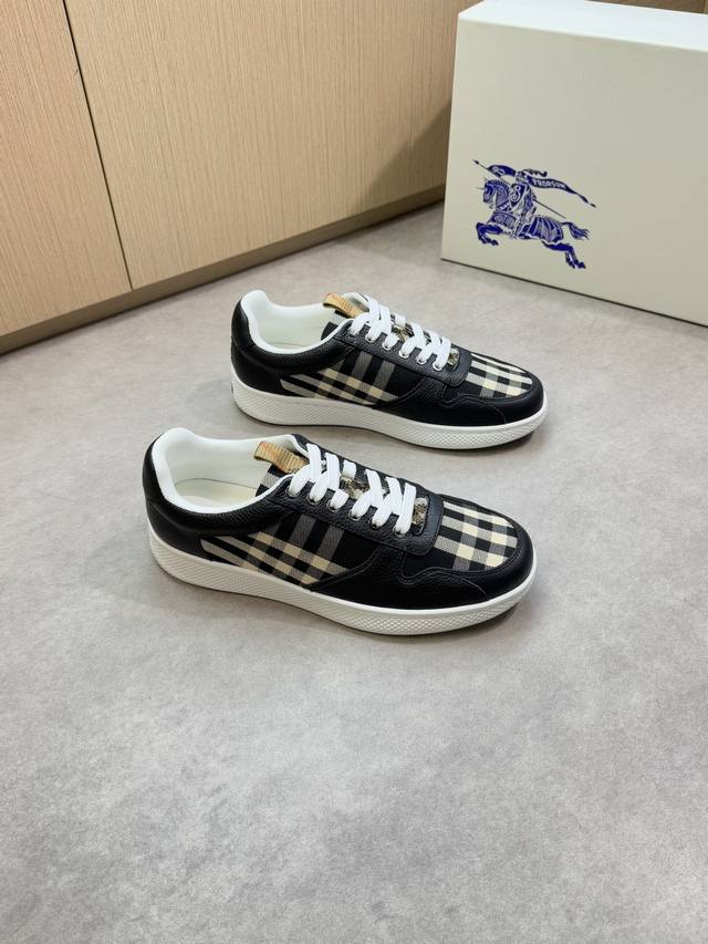 Burberry 巴宝莉 -高端品质 原单休闲运动板鞋 -鞋面：进口荔纹小牛皮、品牌图腾布匹、鞋舌品牌织带 -内里：品牌帆布，垫脚；水染牛皮 -大底：超轻Tpr