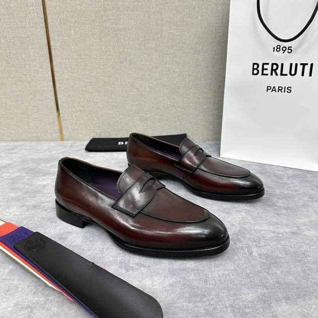 Berlut* 布鲁提 新款男士手工擦色乐福鞋皮鞋出货 ，渠道精品，一脚蹬简便款司机鞋 甄选优质进口小牛皮胚擦色，手掌纹，黑色小牛皮鞋面 冷粘工艺 古朴大气 将
