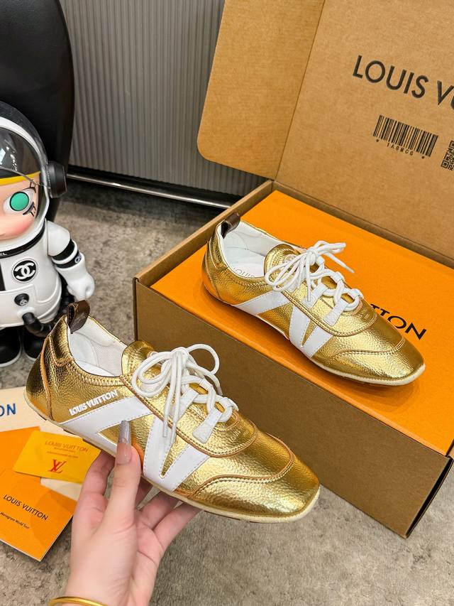 实价不让利 ！顶级版本：情侣款 Lv路易威登 L家 驴牌 最新Sneakerina系列 情侣款 芭蕾运动鞋 德训鞋 休闲 平底鞋 球鞋 原版购入开发 做货 这款