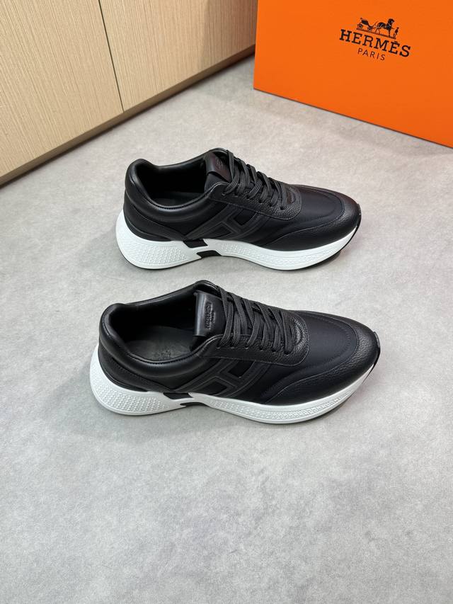 Hermes 爱马仕 -高端品质 原单休闲运动鞋 -鞋面：荔纹小牛皮、品牌高丝光帆布、鞋身车缝品牌′H′图腾、鞋舌品牌Logo布标 -内里：水染牛皮 -大底：超