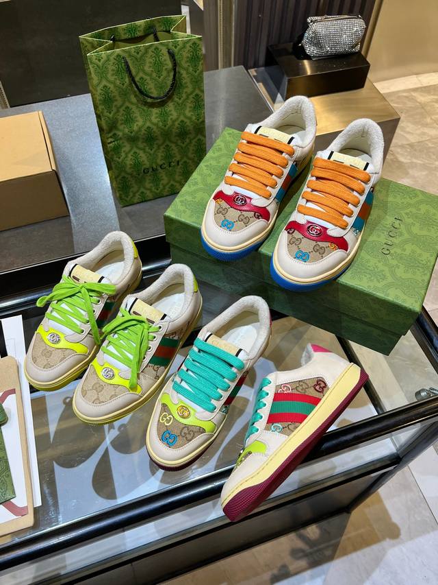 实价： Gucci脏脏鞋 顶级工厂P品质，专柜一比一无可挑剔，穿上脚舒适度燃到爆表 复古做旧元素，鞋舌水洗复古标，金属双Glogo相识度99%，满面的Gucci
