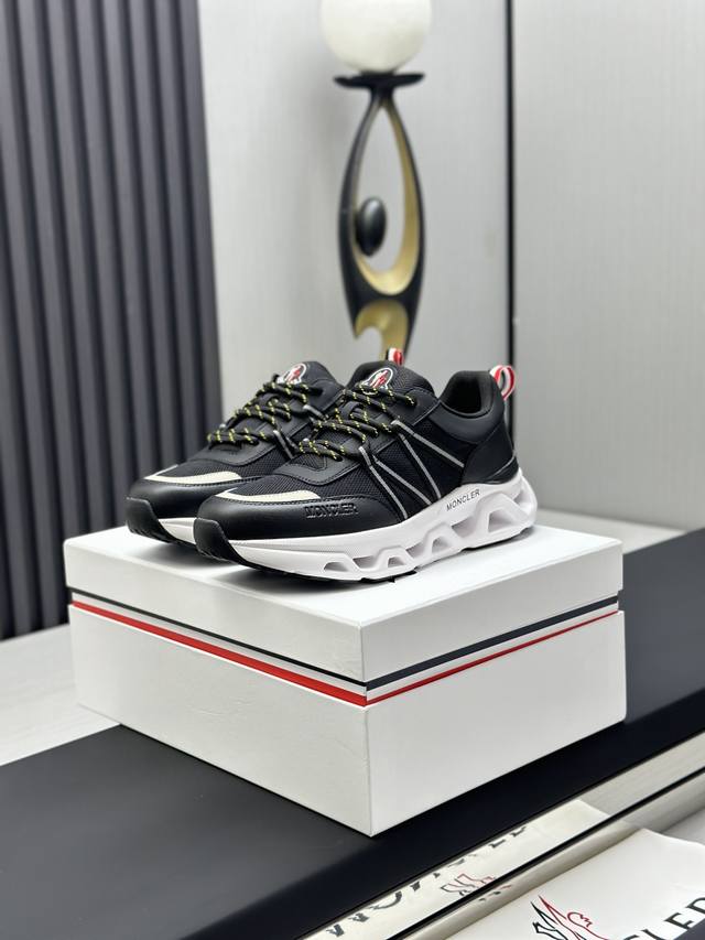 实价： Moncler盟可睐 Trailgrip Gtx 减震抗撕裂户外运动鞋 Moncler能够将高端设计元素与全面实用性无缝融合，推出这款采用超级耐用的部件