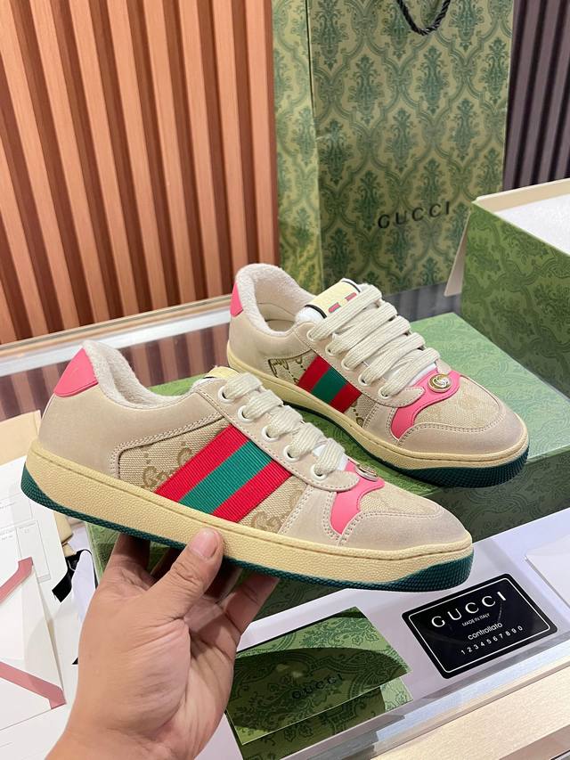 实价： Gucci脏脏鞋 顶级工厂P品质，专柜一比一无可挑剔，穿上脚舒适度燃到爆表 复古做旧元素，鞋舌水洗复古标，金属双Glogo相识度99%，满面的Gucci