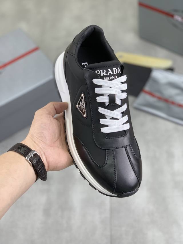 工厂P价P 实价 顶级版本 官网爆款上市， 潮牌 普拉达Prada 主推爆款，前卫百搭时尚男鞋私版开模，牛皮面拼接1：1复刻..时尚干脆、原版进口牛皮内里牛皮垫