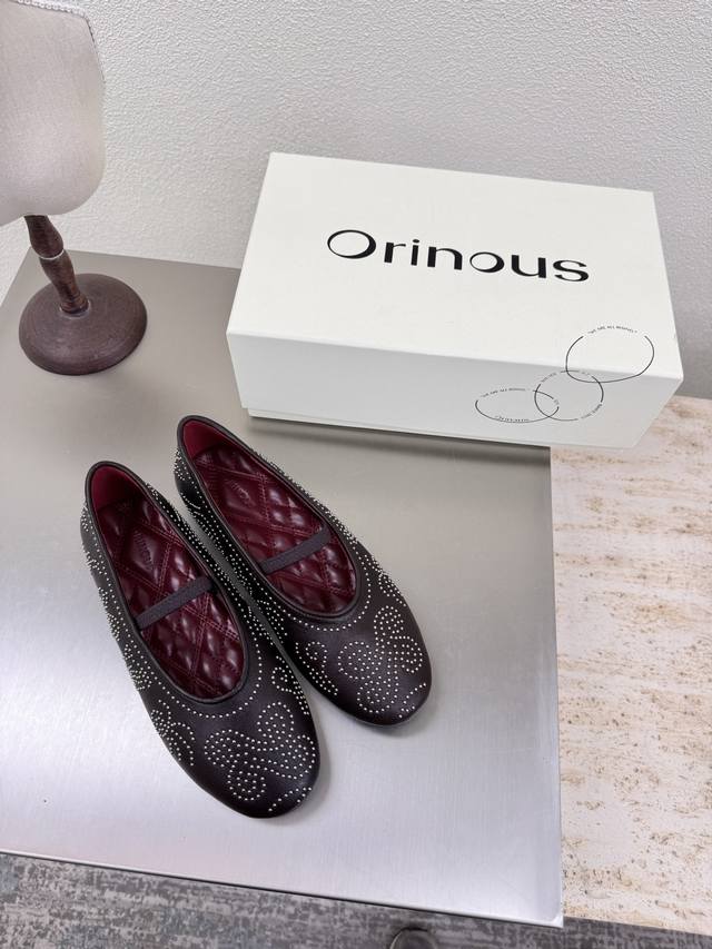 Orinous 精致铆钉图案 平底单鞋 优雅而不失调皮 精美图案 上脚超好看 咖啡色 小众设计师25发布会新款 可爱头 手工铆钉 玛丽珍系列 面料 小羊皮 内里