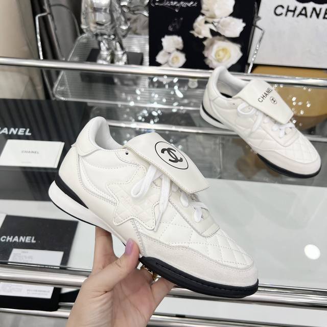 Chanel官网同步2025新款高版本香奈儿顶级休闲鞋系列__________________ 春秋季香家必备爆款，女神系列，拥有香家特色优雅名媛气质，超级耐看