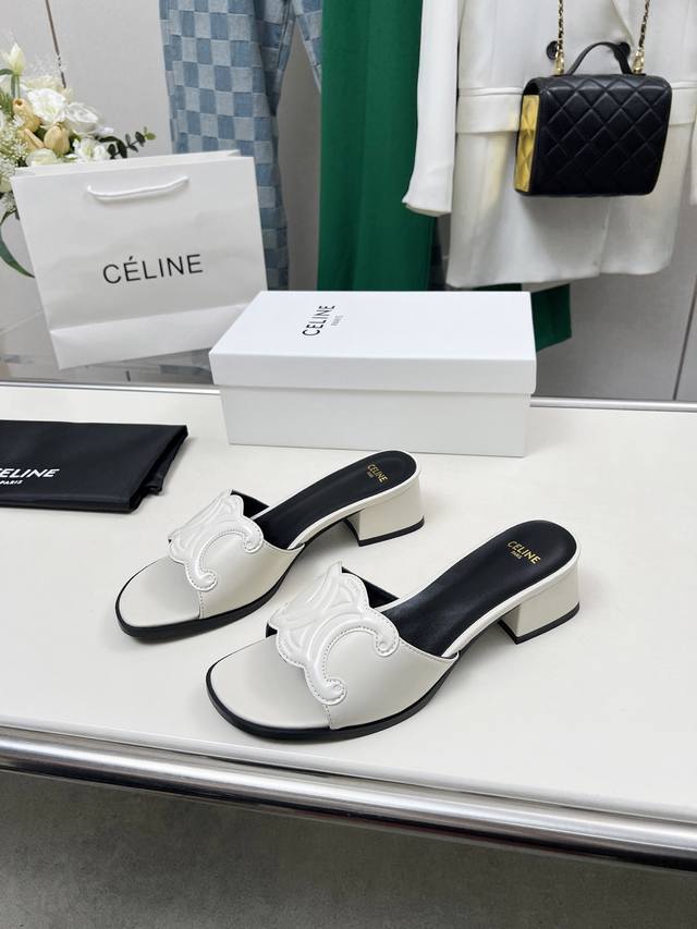 工厂P价 女装女鞋 运动原单 Celine塞琳最新款面料、 进口羊皮十亮皮压花 垫脚：裡皮、进口羊皮。追逐流行、搭配特别、值得拥有、上脚超舒服、大方得体。跟高4