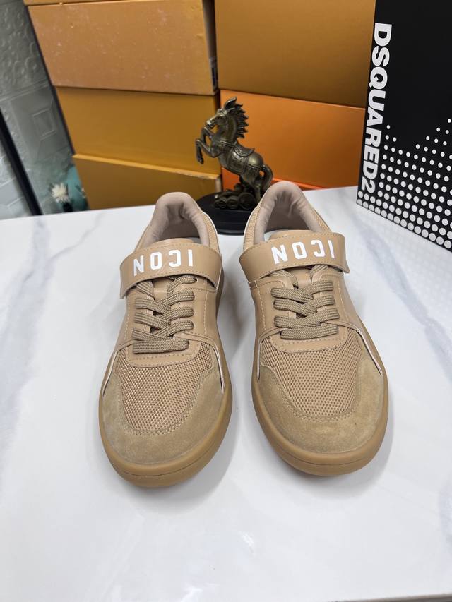 调工厂P价 男装男鞋 运动原单 品牌： Dsquared2 尺码：38-45 可定做45，46 等级：高版本 材料： 夏季新款 款式类别：原版进口胶料材质 拼色