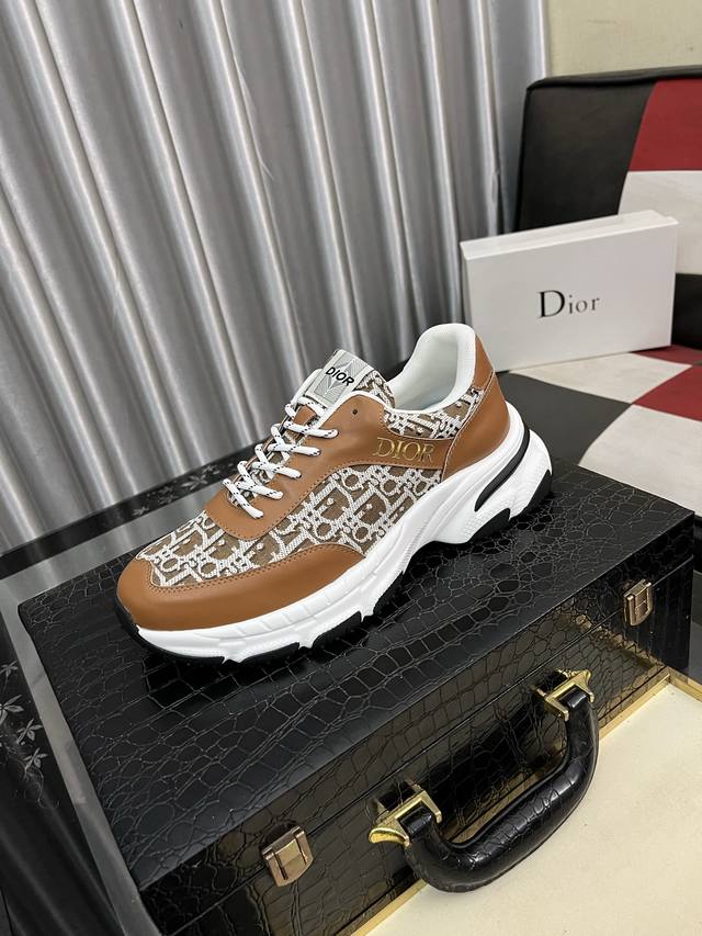 调工厂P价 男装男鞋 运动原单 迪奥 Dior 25Ss新品 B01德训鞋 情侣款鞋头维度设计宽了点 上脚舒适度完美在线 线头优美 适配裤型完美百搭 饰以各种经