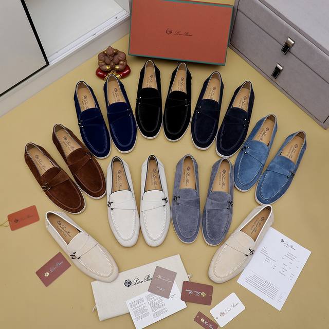 工厂P价 Loro Piana 情侣款-新款莫卡辛鞋采用防泼水处理绒面革鞋面，搭配橡胶鞋底，经典之作。繁复的匠艺工序、精心考究的结构，令鞋款轻盈而柔软，让您行走