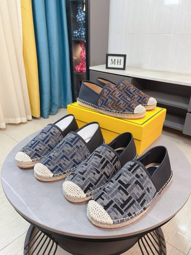 出厂价P Fendi 芬迪男士最新款一脚蹬乐福休闲鞋专柜同步上市原版一比一复刻面料：意大利进口面料、做工纯手工拉线，生胶透气防滑大底，内里透气舒适小绵羊羊皮，密