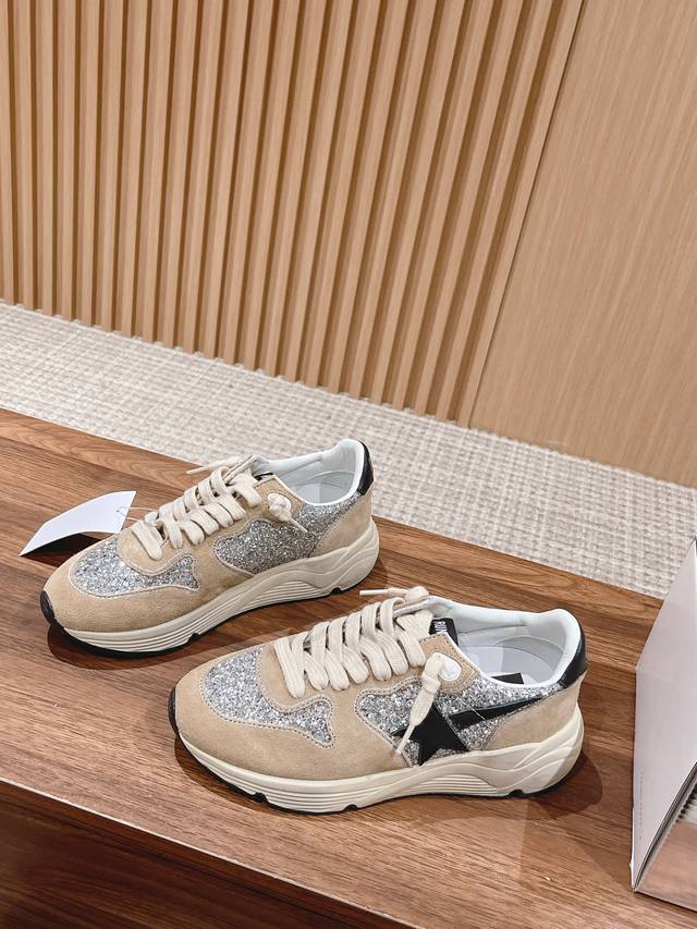 现货订单询价，长期做货 顶级版本 #男女情侣款Ggdb／Running Sole Ss新款运动休闲鞋！ Space非常时尚的运动鞋，上脚超级舒适百搭～ 随意搭配