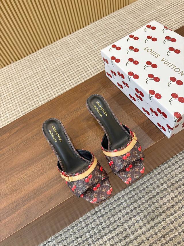 真皮大底 220 V家25夏季村上隆樱桃新款更新，35-43码，底跟5.5高跟9.5