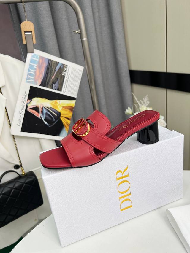 Dior春夏新款 鳄鱼纹 羊皮内里+双层扣 跟高4.5Cm 码数35-42 橡胶底 真皮大底230