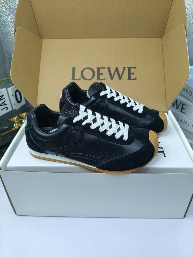实价 扣子不加价！高版本顶级飞机盒套装30Loewe 25Fw New Arrival～ 罗意威2025早春新款情侣款运动鞋 Loewe这款芭蕾运动鞋超火超可爱