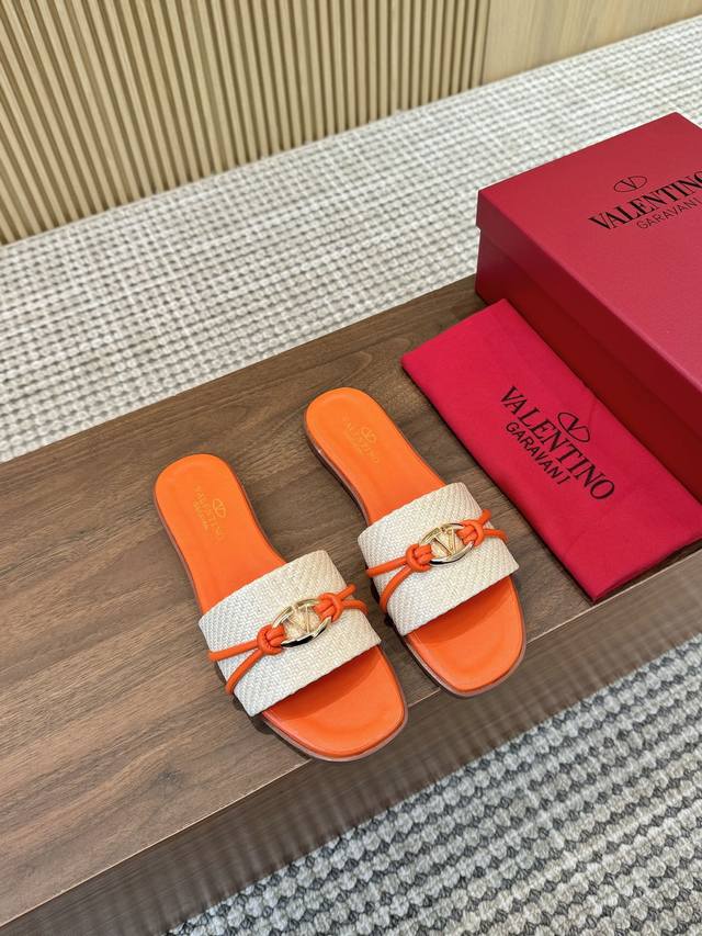 真皮大底200 Valentino 华伦天奴 25Ss 2025春夏新品 Signature金属V扣拖鞋上新 Valentino Garavani 的经典 Ro
