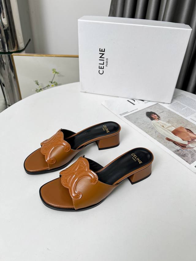 真皮大底230 Celine 赛琳头层牛皮面，羊皮内里。原版油边工艺# Celine 颜色：黑色，白色，棕色，杏色，酒红 尺码：35-43