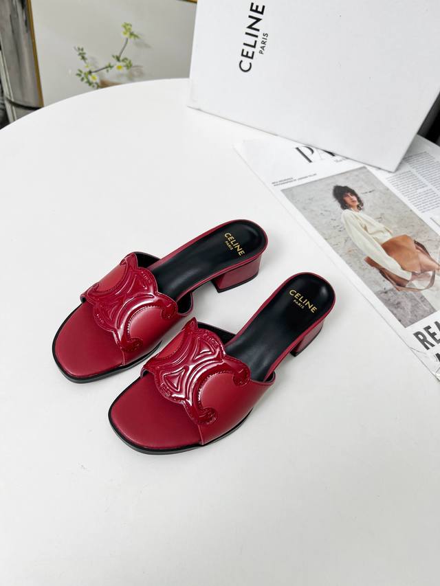 真皮大底230 Celine 赛琳头层牛皮面，羊皮内里。原版油边工艺# Celine 颜色：黑色，白色，棕色，杏色，酒红 尺码：35-43