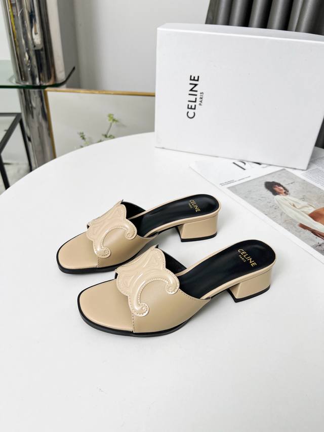 真皮大底230 Celine 赛琳头层牛皮面，羊皮内里。原版油边工艺# Celine 颜色：黑色，白色，棕色，杏色，酒红 尺码：35-43