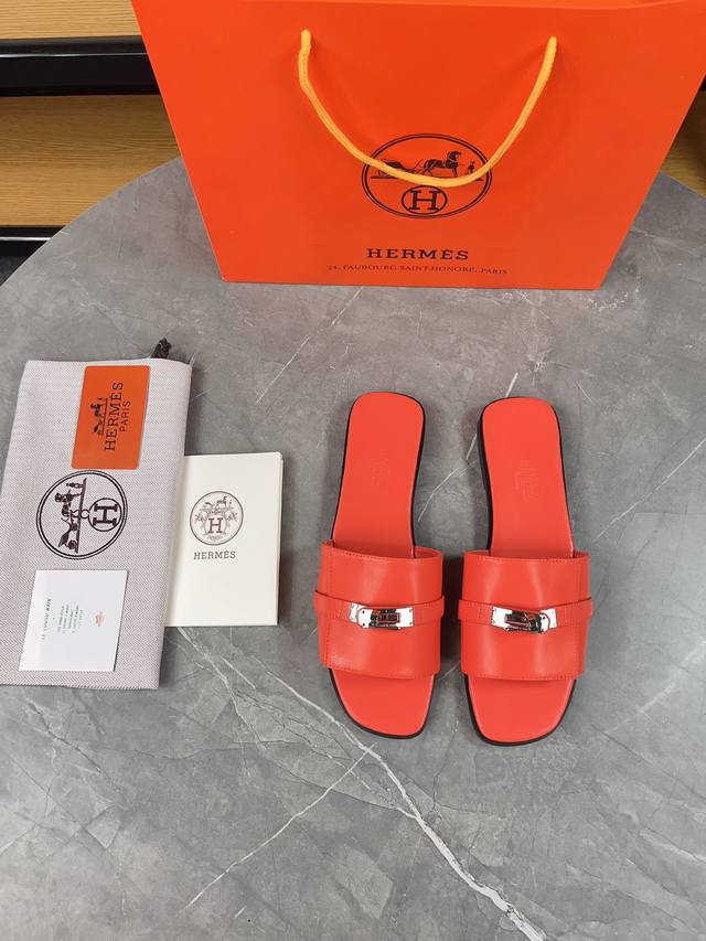 皮底220早春新款，，HermèS版型做工材料升级。 Hermes市场最高版本纯手工鞋 顶级产品爱马仕拖鞋 早春新款原版一样， 师傅级纯手工打造 ！高端定制，独