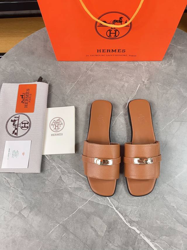 皮底220早春新款，，HermèS版型做工材料升级。 Hermes市场最高版本纯手工鞋 顶级产品爱马仕拖鞋 早春新款原版一样， 师傅级纯手工打造 ！高端定制，独