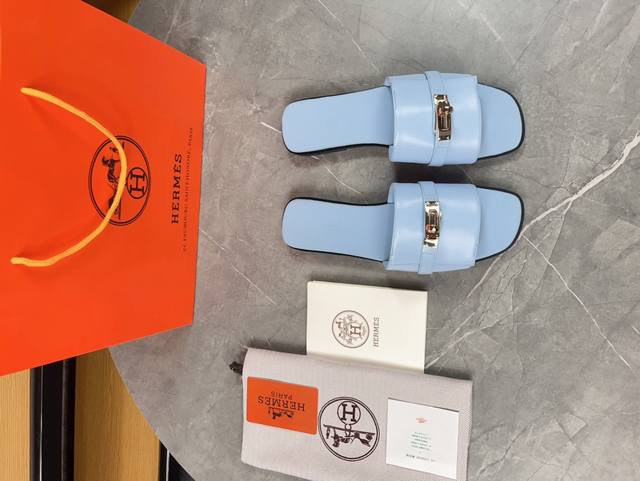 皮底220早春新款，，HermèS版型做工材料升级。 Hermes市场最高版本纯手工鞋 顶级产品爱马仕拖鞋 早春新款原版一样， 师傅级纯手工打造 ！高端定制，独