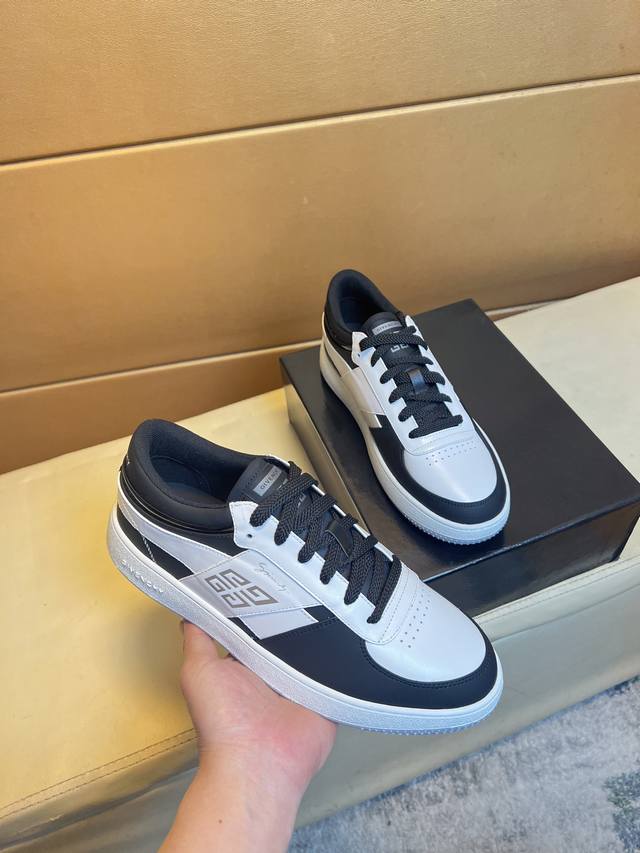 Givenchy 纪梵希 -高端品质 原单 -鞋面；纳帕小牛皮、反绒小牛皮、鞋身丝印品牌Logo -内里：品牌网帆布，垫脚；水染牛皮 -大底：超轻Tpr 橡胶;