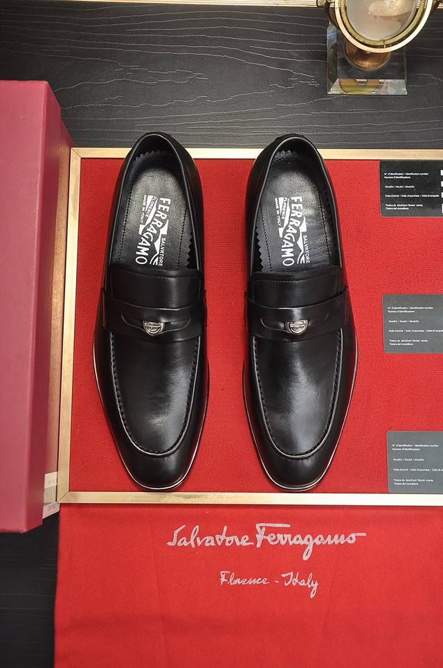 出厂价P Ferragamo 菲拉格幕 专柜最新款 原版进口开边上乘牛皮+进口水染牛皮内里+原版奢华金属扣+原版组合大底 对比无压力 38--45 45定做不退