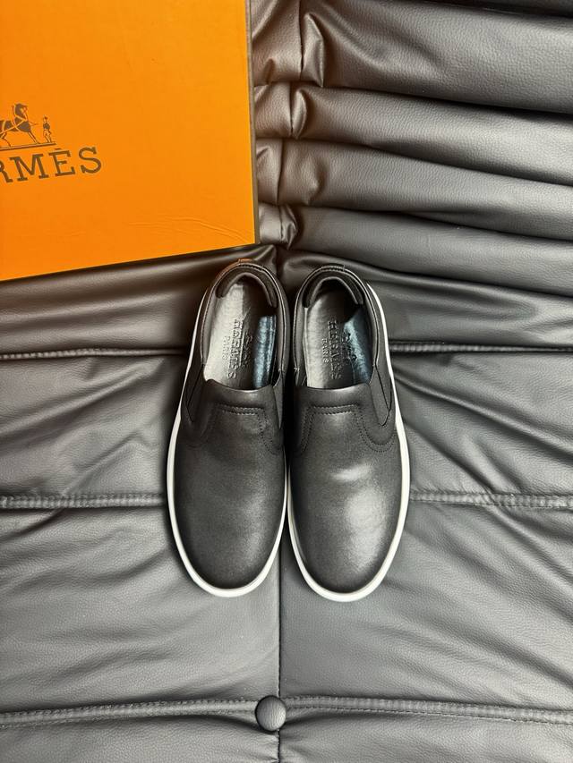 Hermes 25年官网体验店Luck系列 - -高端品质 官网原单 -鞋面：纳帕小牛皮 -内里：进口水染牛皮 -大底：超轻Tpu发泡；成型大底 -超高品控 做