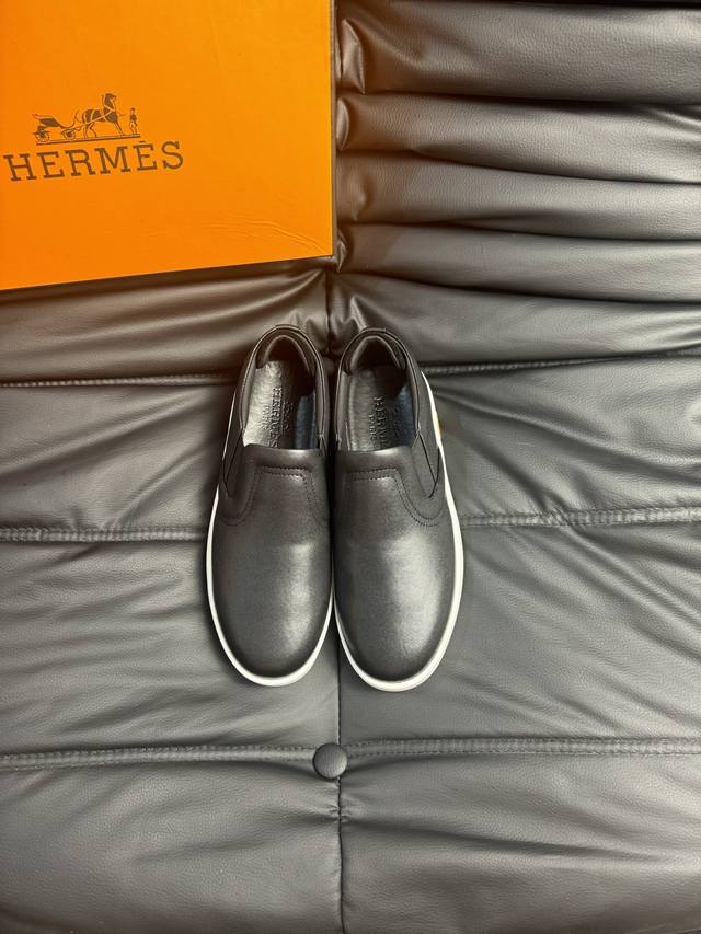 Hermes 25年官网体验店Luck系列 - -高端品质 官网原单 -鞋面：纳帕小牛皮 -内里：进口水染牛皮 -大底：超轻Tpu发泡；成型大底 -超高品控 做