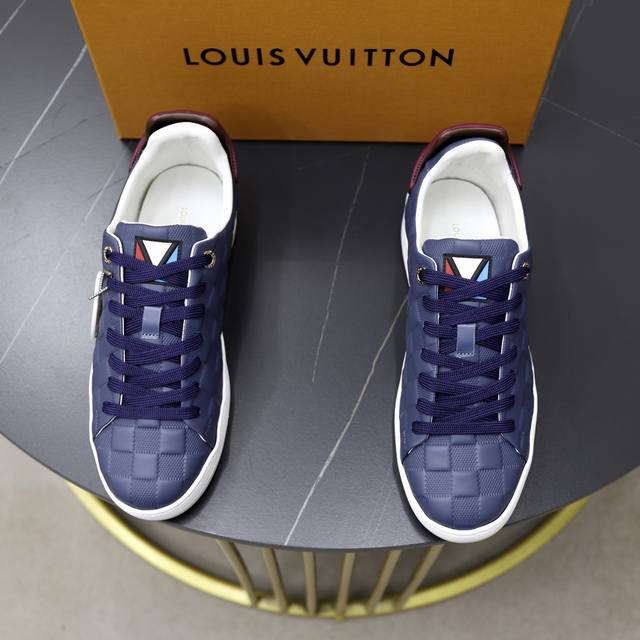 出厂价Pp： 顶级原单 品牌： Louis Vuitton Lv.路易威登 材质： 原工厂P牛皮材料 1：1原板大底 舒适牛皮内里 款式类型：休闲运动 板鞋 等