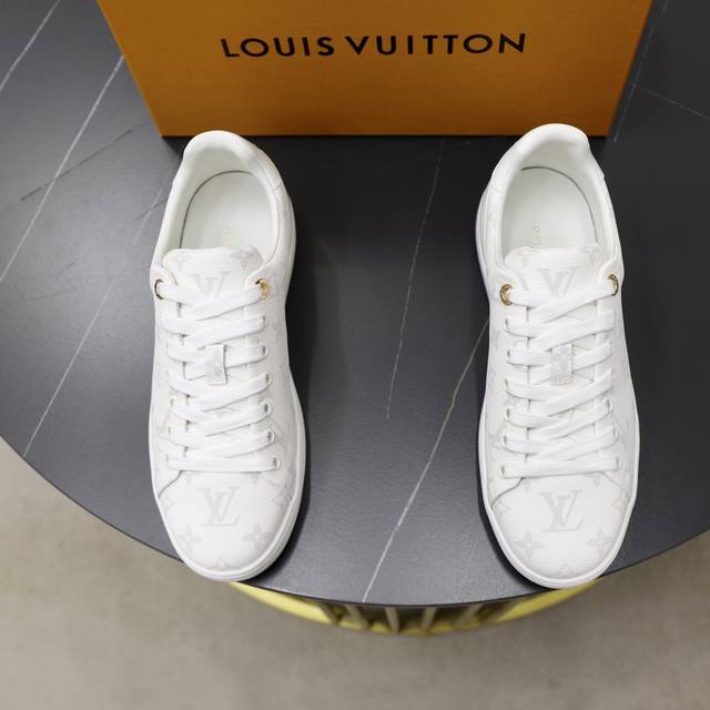 出厂价Pp： 顶级原单 品牌： Louis Vuitton Lv.路易威登 材质： 原工厂P牛皮材料 1：1原板大底 舒适牛皮内里 款式类型：休闲运动 板鞋 等