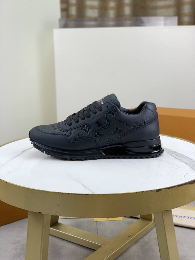 工厂P价P 实价 Louis Vuitton 原单 新款Lv路易威登 * 顶级版本 Lv经典潮鞋！选用进口原版牛皮 水染牛皮内里.最新款原版耐磨橡胶组合大底！高