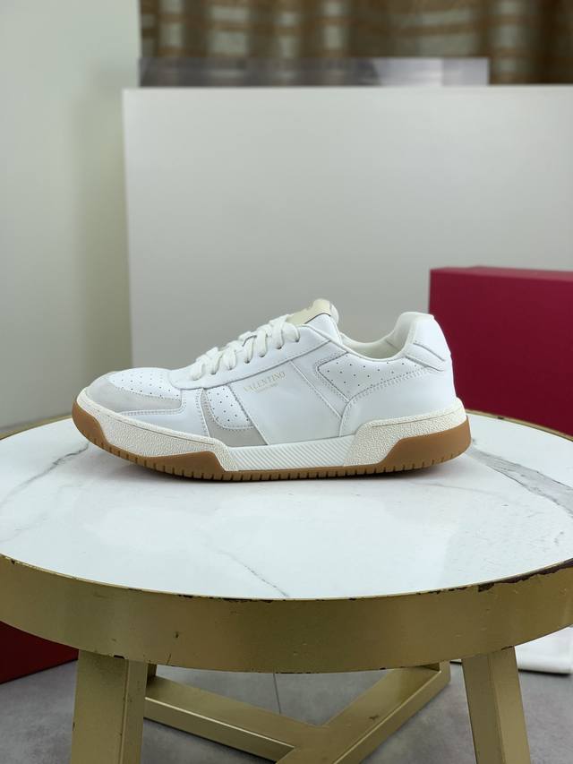 工厂P价P 实价 华伦天奴情侣款面包鞋顶级版本！ Valentino华伦天奴 Joie De Jouer系列 魔术贴 厚底 面包鞋 情侣款 休闲 运动鞋 小白鞋
