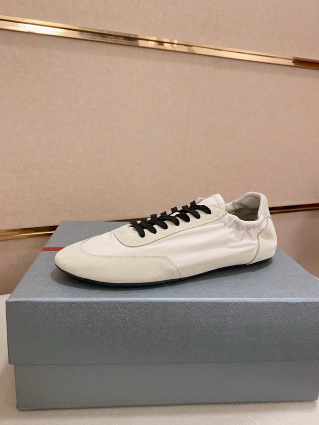 工厂P价 高版本 高品质新款Prada 普拉达 专柜同步上市， 新款男鞋、面料精选头层牛反绒搭配防水布料，纯手工艺制作而成。内里:全羊皮内里。高端气垫开模防滑橡