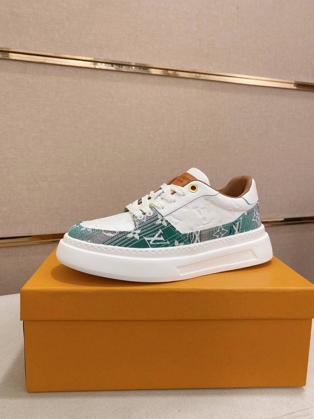 工厂P价 Lv~路易威登潮流男鞋 新款出货 最新搭配 官网同款 超高品质 当季热卖 精选头层牛皮 舒适牛皮内里 原版套楦 上脚舒适 耐磨橡胶大底 码数：38-4
