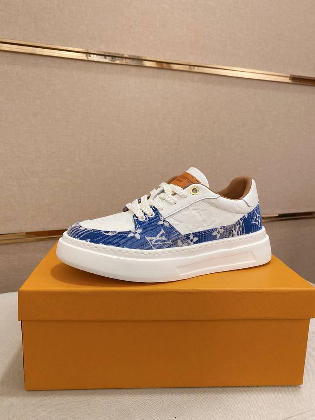 工厂P价 Lv~路易威登潮流男鞋 新款出货 最新搭配 官网同款 超高品质 当季热卖 精选头层牛皮 舒适牛皮内里 原版套楦 上脚舒适 耐磨橡胶大底 码数：38-4