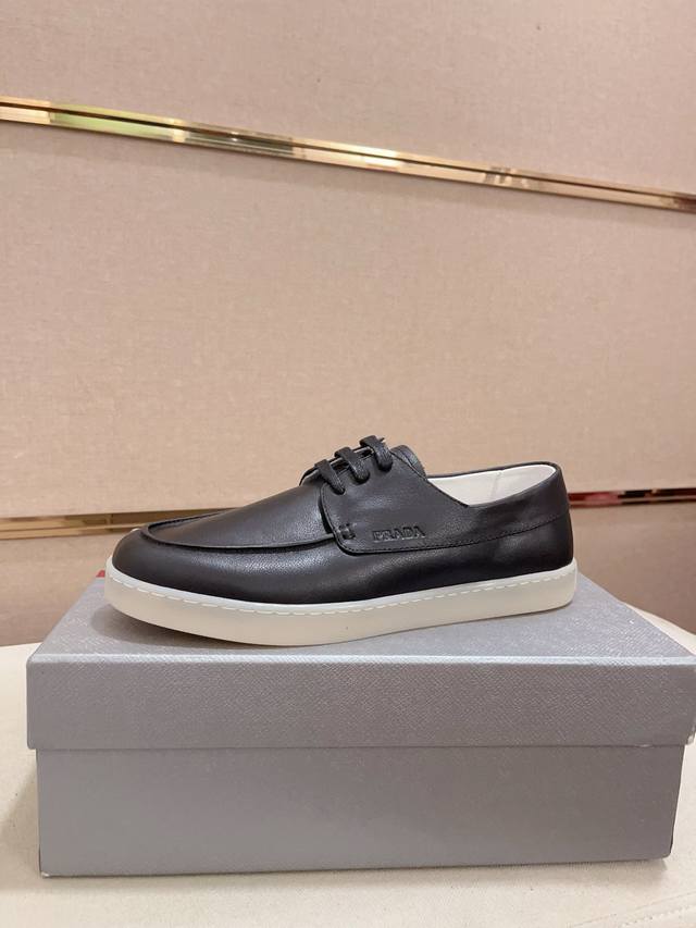 工厂P价 高版本 高品质新款Prada 普拉达 专柜同步上市， 新款男鞋、面料精选高科技滴胶工艺制作而成。内里:全牛皮内里。高端气垫开模防滑橡胶大底，精美线条、