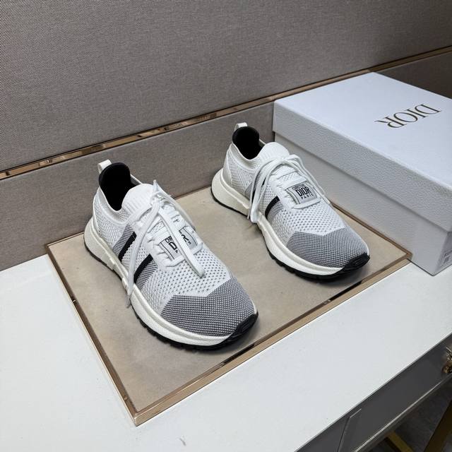 出厂价Pp 迪～ 情侣装休闲鞋 2025Z柜同步发售 码数:女36-39，38-44 # 3个颜色鞋面选用多材质拼接网布内里，舒适透气，鞋底：原版舒适耐磨大底，